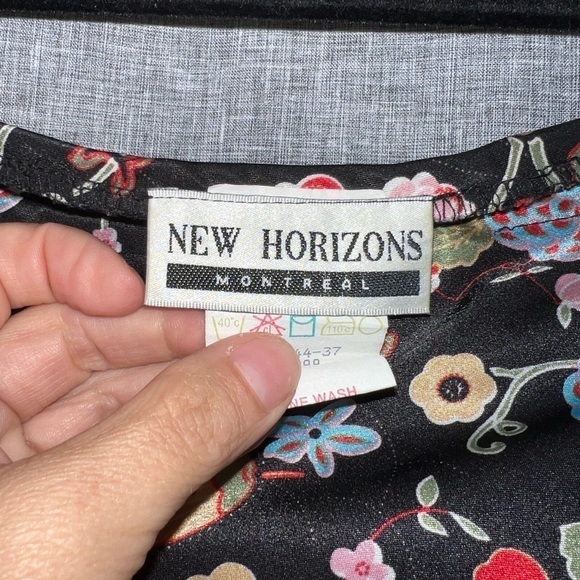 New Horizons Floral Skirt Women’s M | Silk-Like Feel | 27” Length | Elastic Wais - Picture 3 of 7